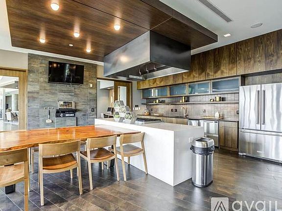 5th image of 361 S Monroe St #614