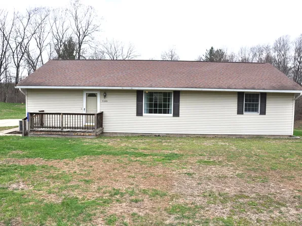 9399 Bailey Rd NE, Bolivar, OH 44612