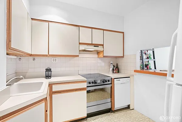 Rented by Oxford Property Group | media 11