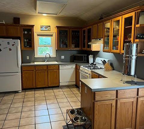 5th image of 1502 Bouldin Ave