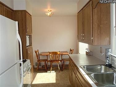 2nd image of 16 Jackson Blvd