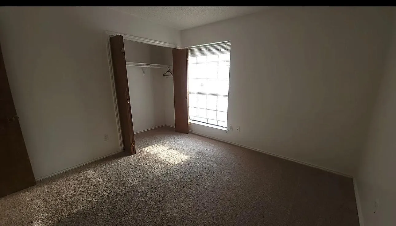 6824 Loma Vista Dr — Photo 2