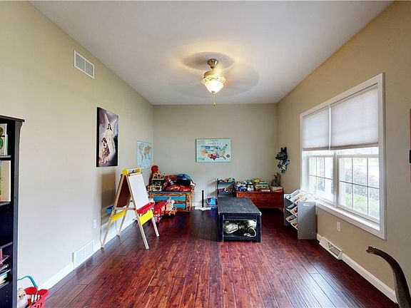 2nd image of 1201 Silver Dr