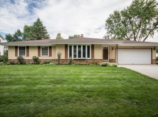 910 School Dr, Waukesha, WI 53189