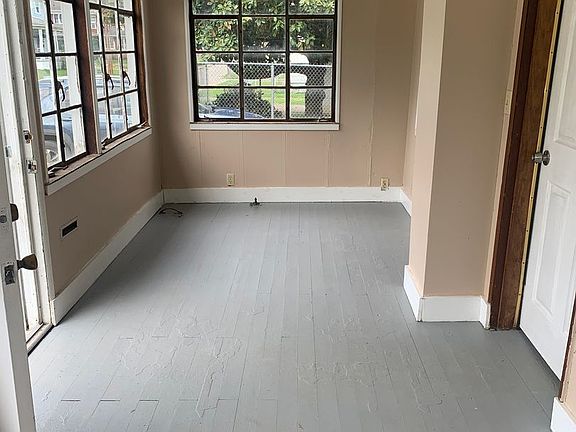 2nd image of 1020 Swann St #1