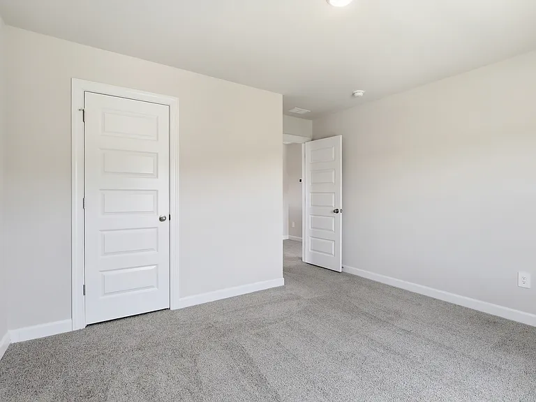 118 Martel Dr — Photo 31