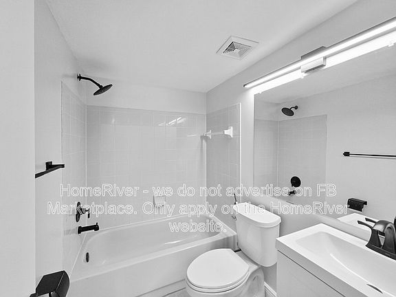 3rd image of 616 Beach Park Ln #V261