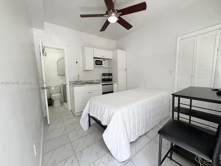 1455 Michigan Ave #6 — Photo 3