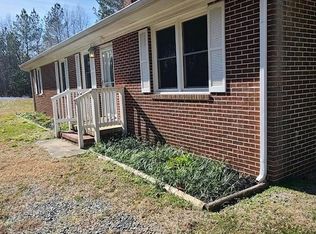 7867 Old Stage Rd, Warfield, VA 23889