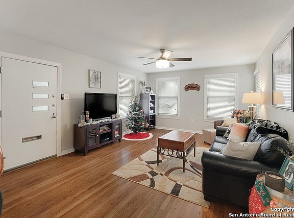 5th image of 208 Natalen Ave