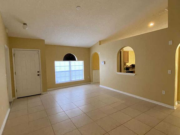 5th image of 8513 English Oak Dr