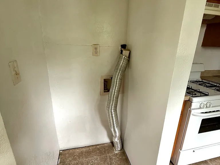 1612 W Hunt St — Photo 15