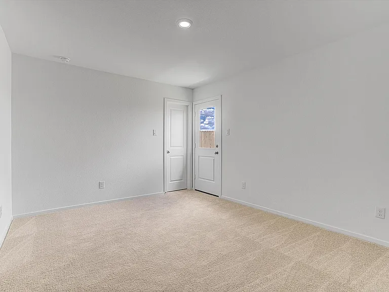 390 Lucia Way — Photo 16