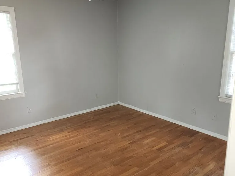 411 Vintage Rd — Photo 22