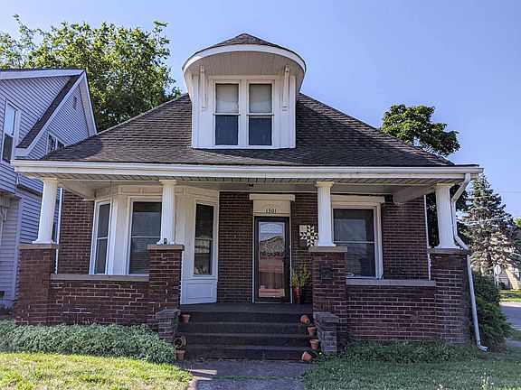 2nd image of 1301 Washington Ave