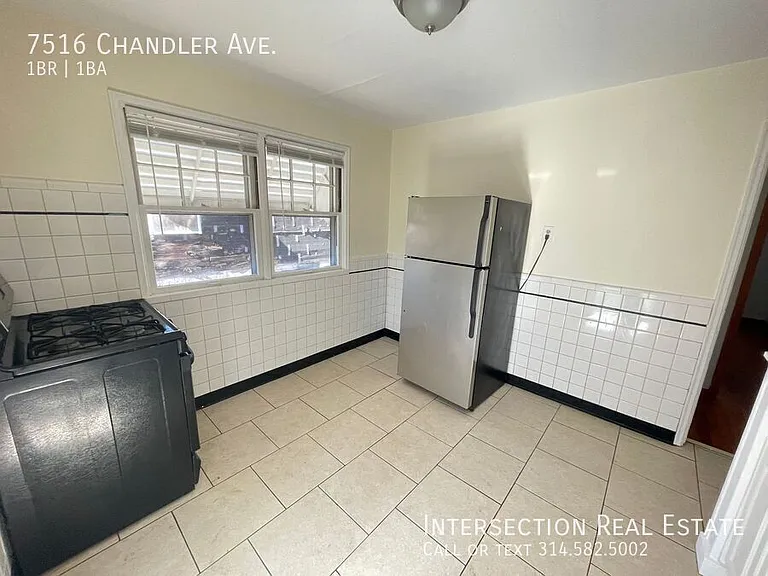 7516 Chandler Ave — Photo 10