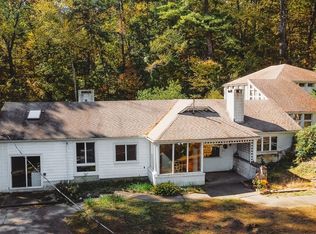 430 Mohawk Trl, Greenfield, MA 01301