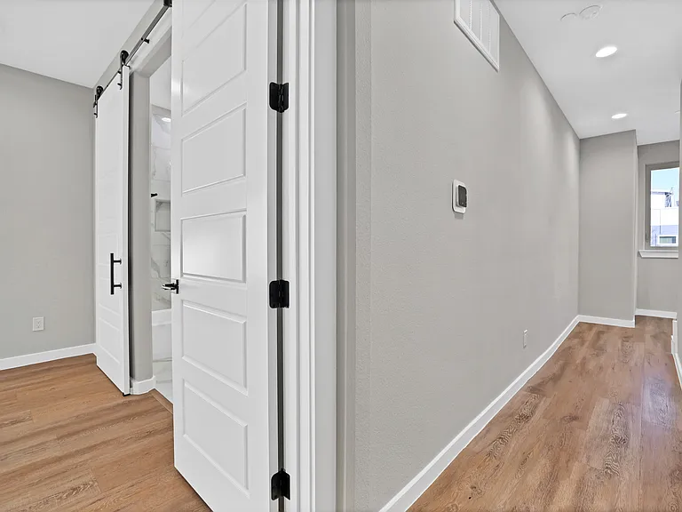 2815 Weisenberger St #201 — Photo 18