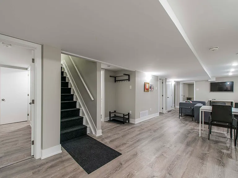 107 Hilliard Ave #B — Photo 3