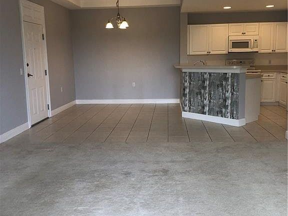 5th image of 3965 Pomodoro Cir Unit 204