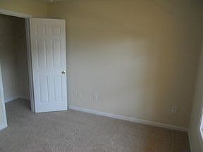 5th image of 214 Richmond Dr