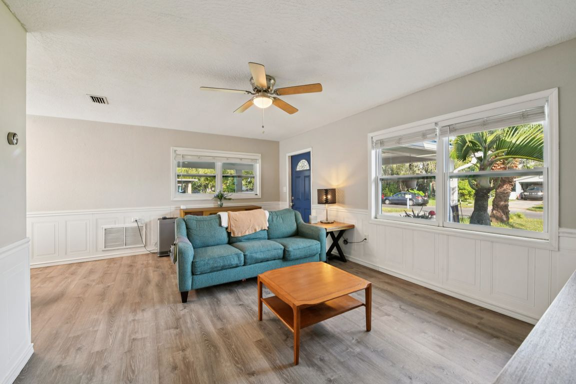 next background image