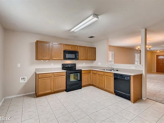 3rd image of 8415 River Bluffs Dr