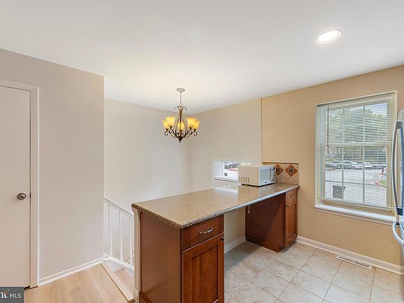5th image of 9810 Rainleaf Ct