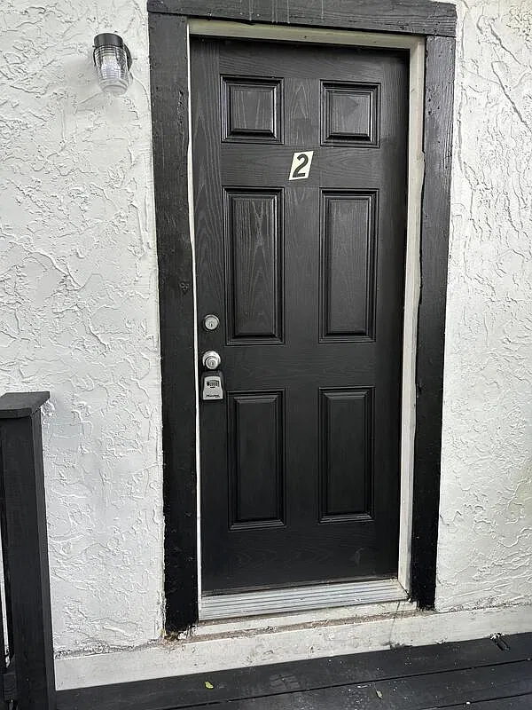 2 bed, 1.0 bath, 740 sqft, $795 — Photo 2