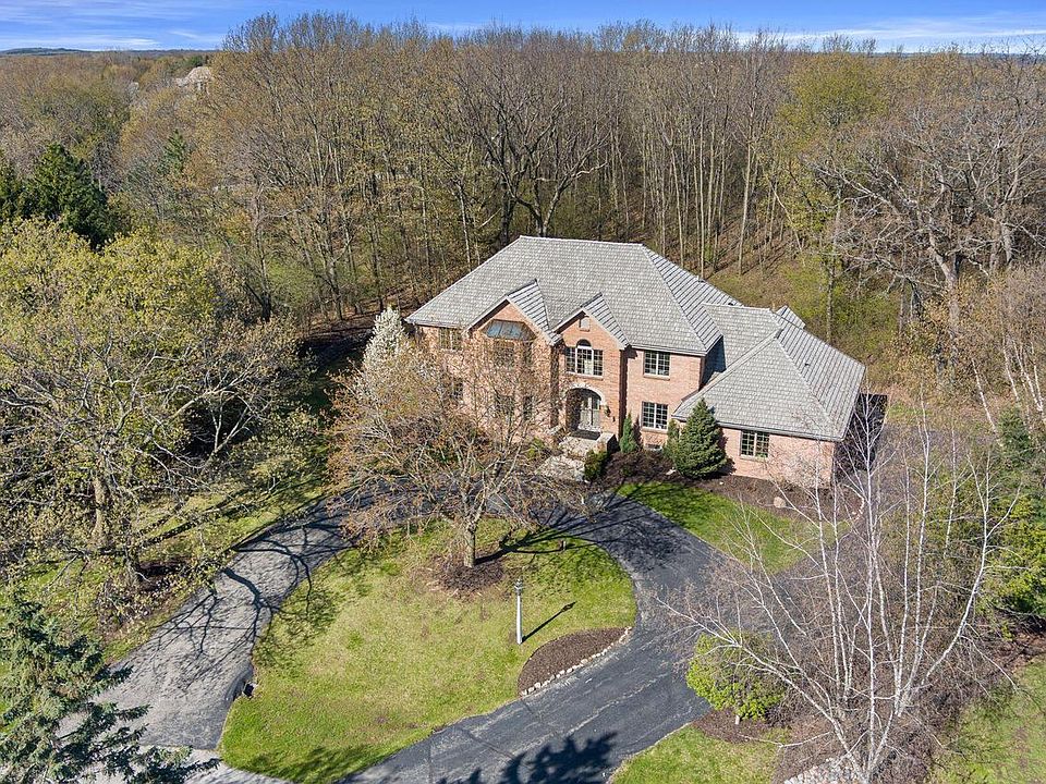N29W30361 Hawksnest Ct, Pewaukee, WI 53072 MLS 1832246 Zillow
