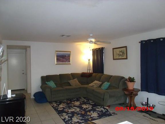 4th image of 7591 Beverly Hills Dr