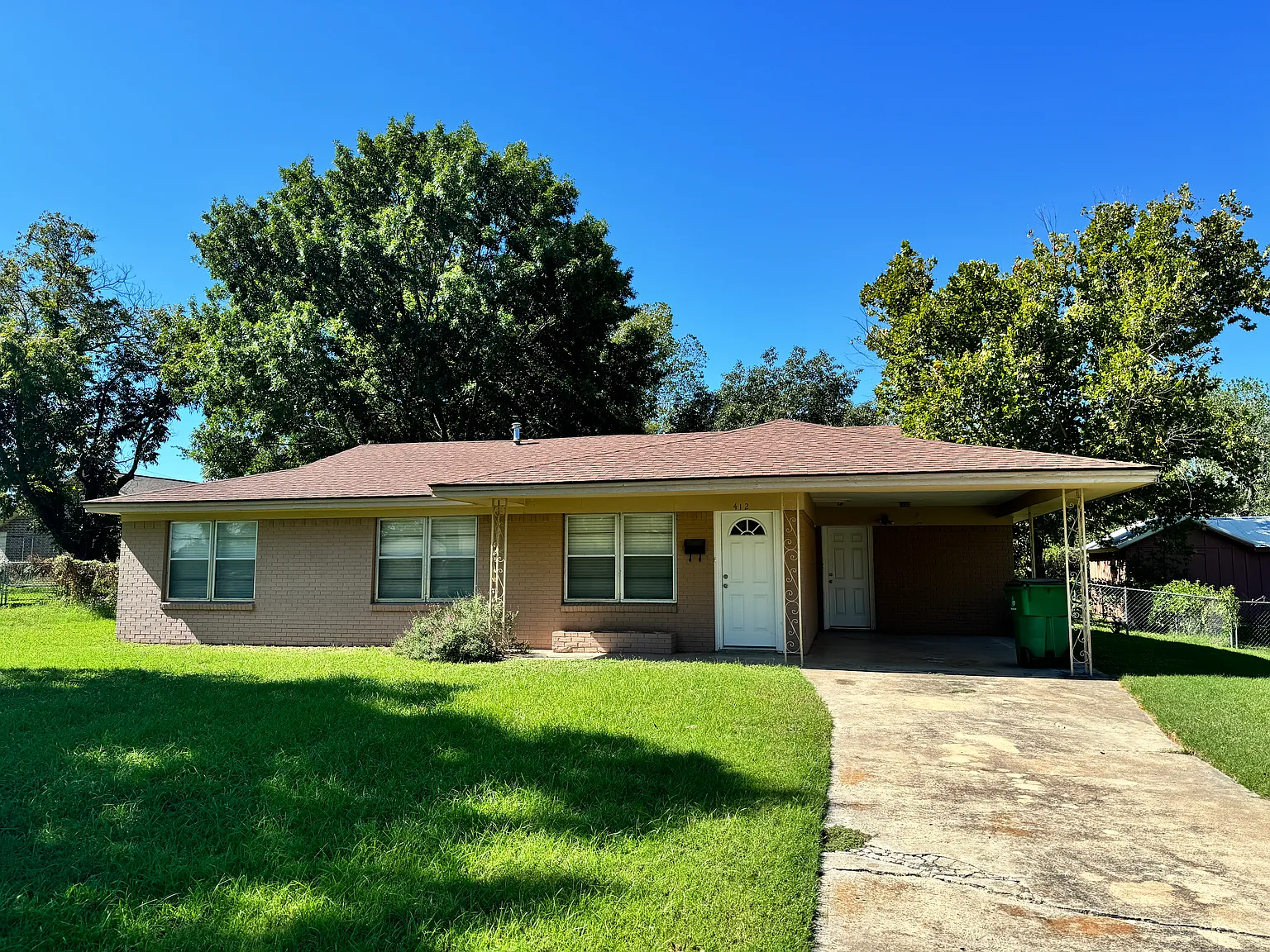 3 bed, 1224 sqft, $1,700 — Photo 1
