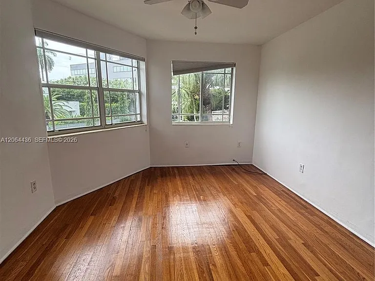 800 W 42nd St #1B — Photo 9