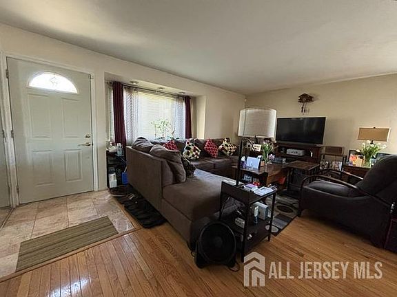 5th image of 9 Quincy Cir #S