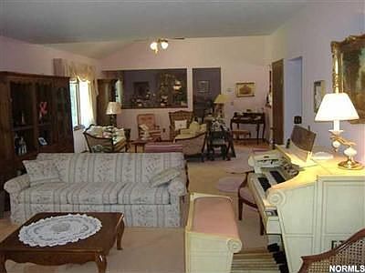 4th image of 10684 Vicksburg Dr
