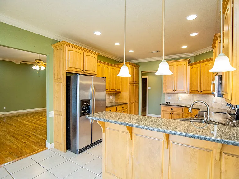2308 Chinquapin — Photo 10