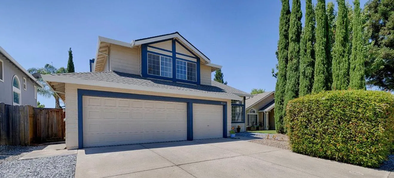 4 bed, 2244 sqft, $3,500 — Photo 1