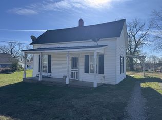 805 W 2nd St, Dickson, TN 37055