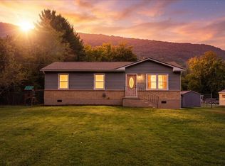 4851 Bradshaw Rd, Salem, VA 24153