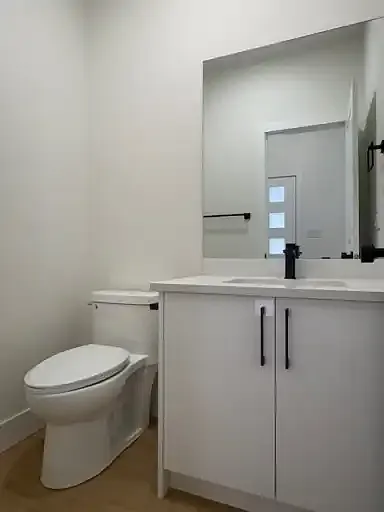 3 bed, 2.5 bath, 1300 sqft, $1,995 — Photo 4
