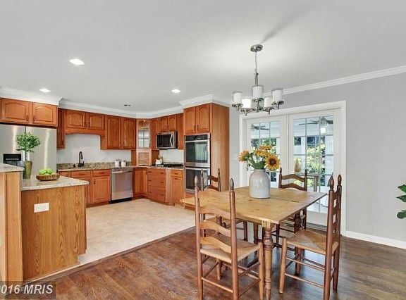5th image of 508 Forest Valley Dr