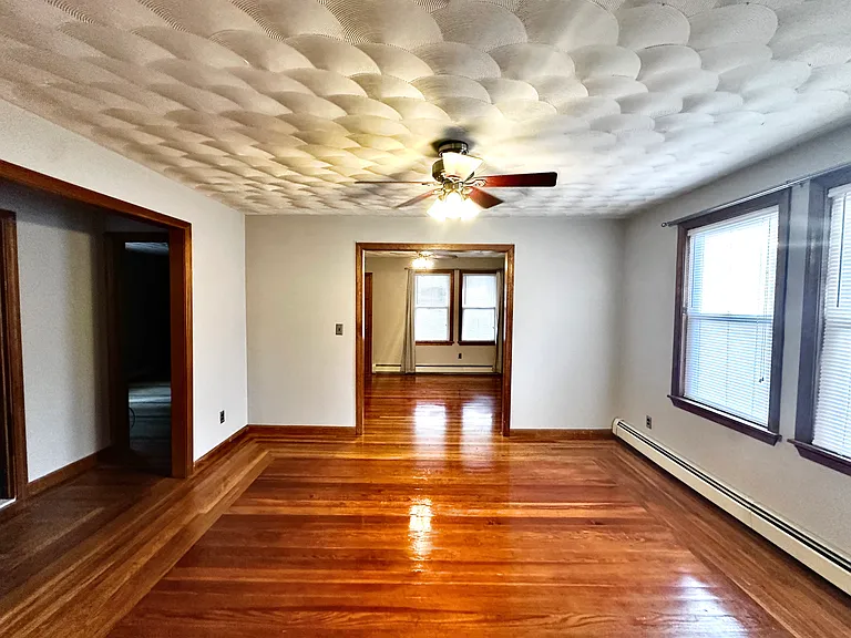 28 Earle St #3 — Photo 1