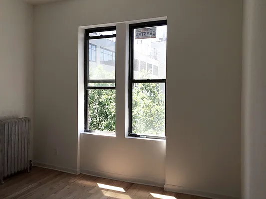 Rented by Albert Attias, LREB | media 7