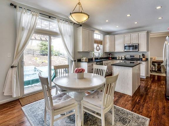 5th image of 125 Tanglewood Dr