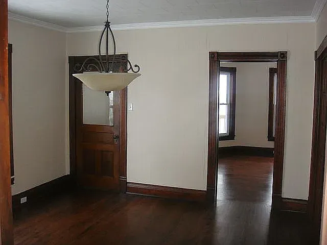 214 E Bremer St — Photo 10