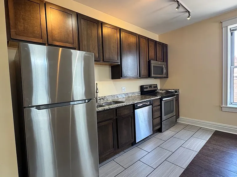 4230-36 Manchester Ave — Photo 3