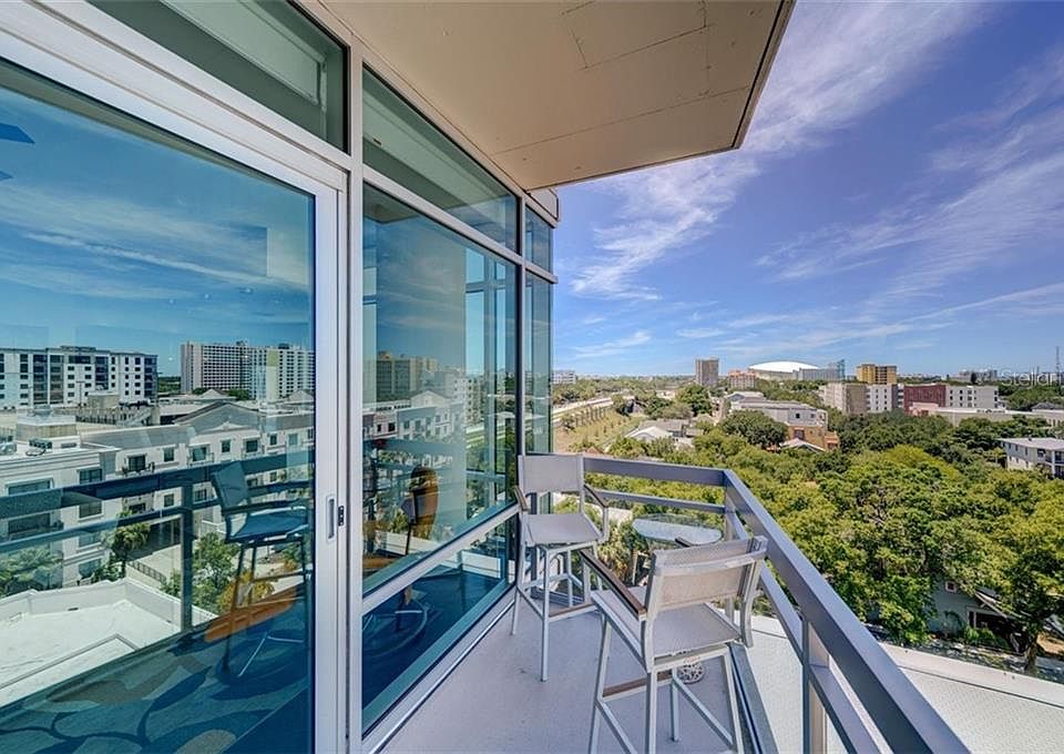 1st image of 400 4th Ave S APT 802