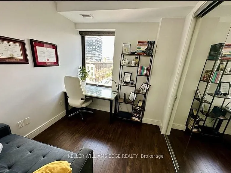 112 King St E #405 — Photo 23
