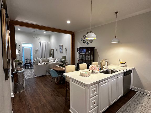 4th image of 17510 Comfort Blvd