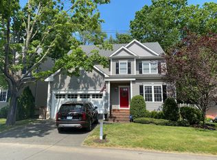 100 Taylor Pl, Southport, CT 06890